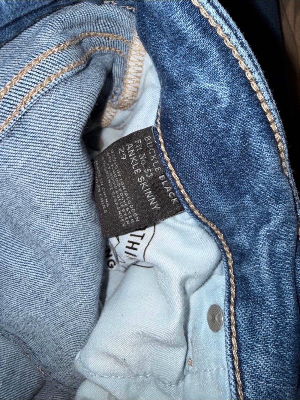 Buckle Rinse Skinny Jeans - Blue